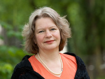 Dr. Beatrix Tappeser