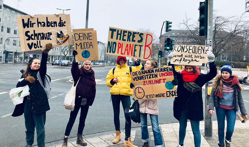 Schüler auf einer Fridays for Future Demo in Bochum 2019