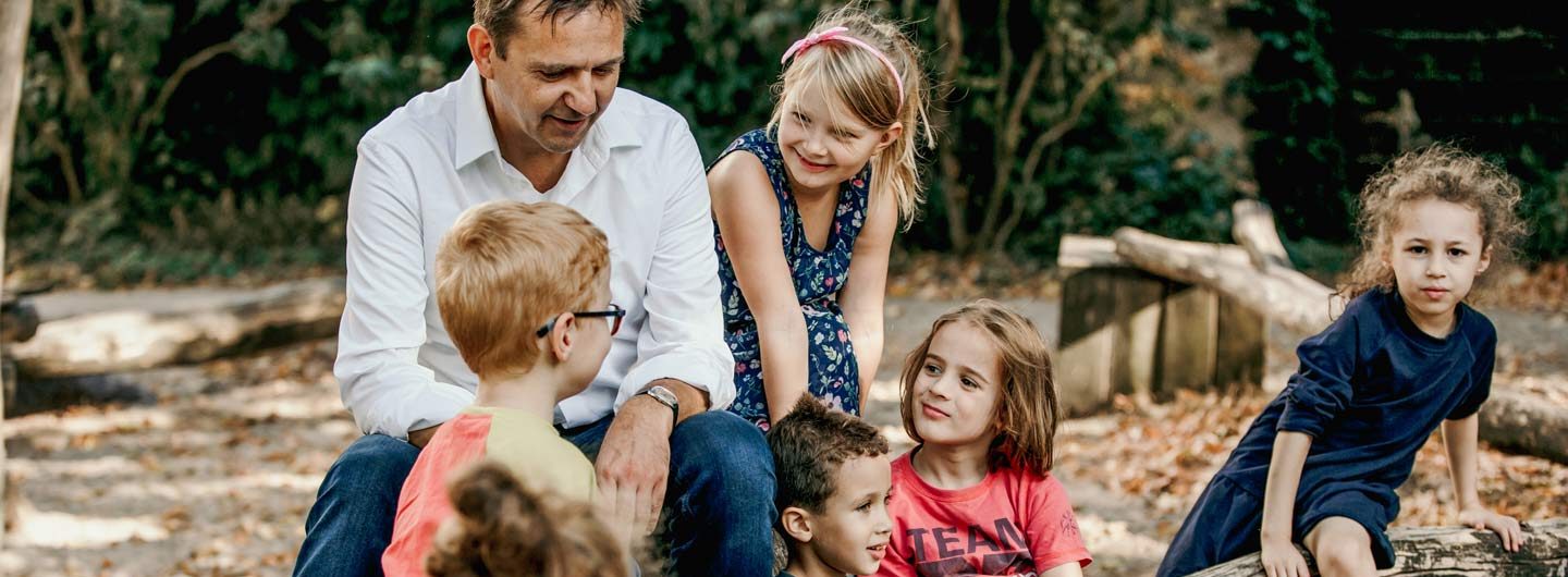 Deutsches Kinderhilfswerk - Geschäftsführer Holger Hofmann und Kinder_Weltkindertag: Wie steht es um die Kinderrechte in Deutschland