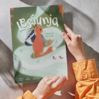 Das Foto zeigt das Cover des Kinderbuchs "Lesjunja".